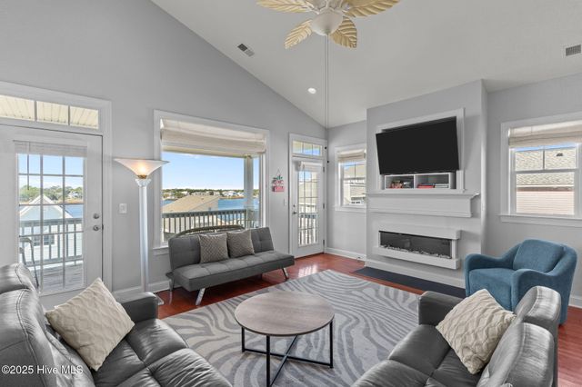 1102 Canal Drive A, Carolina Beach, NC 28428