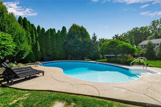 1 San Pablo Court, Amherst, NY 14051