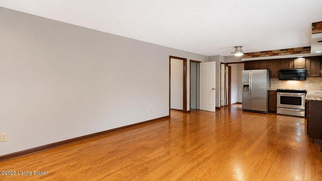 2214 Alice Kay Dr, Louisville, KY 40214