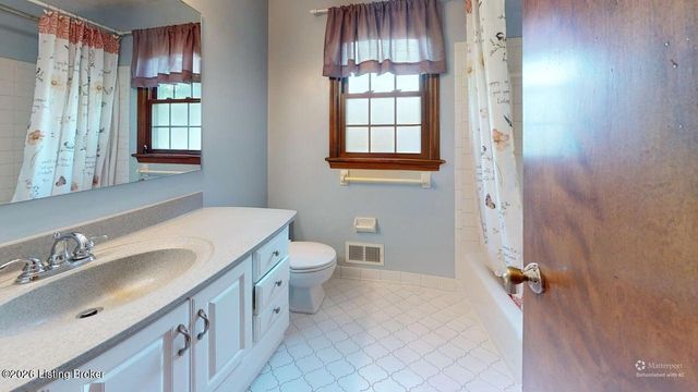 2214 Alice Kay Dr, Louisville, KY 40214