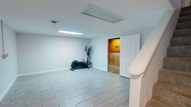 2214 Alice Kay Dr, Louisville, KY 40214