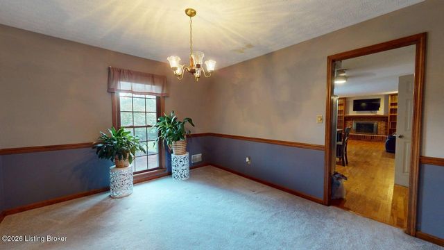 2214 Alice Kay Dr, Louisville, KY 40214