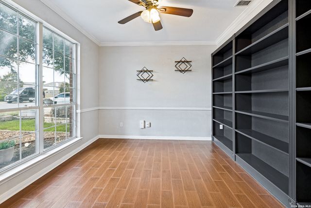 1931 Walter Raleigh, Windcrest, TX 78239