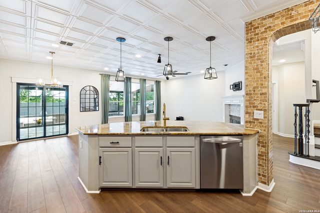 1931 Walter Raleigh, Windcrest, TX 78239