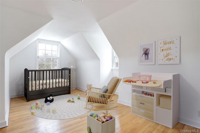 448 Abbey Road N, Manhasset, NY 11030