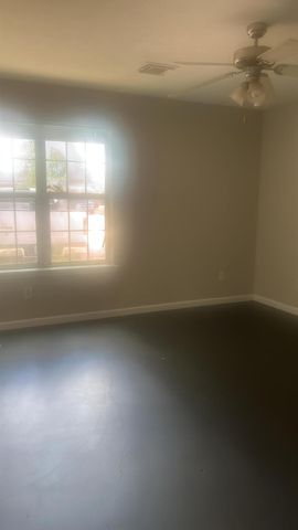 122 Lindley Street, Willis, TX 77378