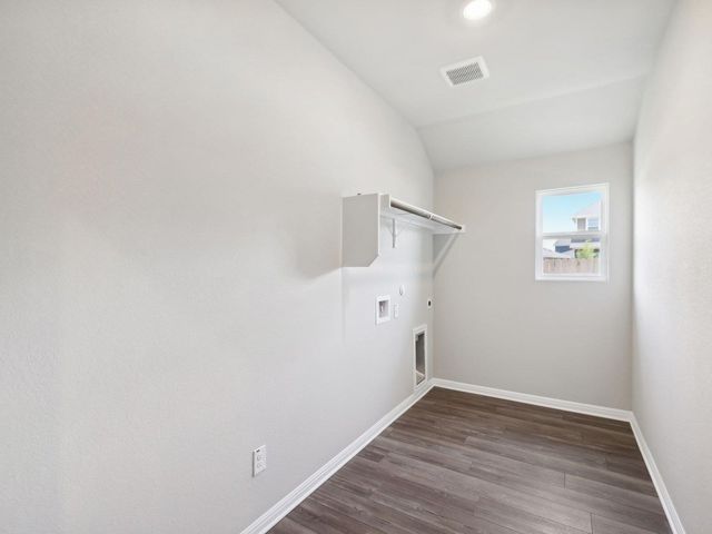 129 Skyview Farm LN, Liberty Hill, TX 78642