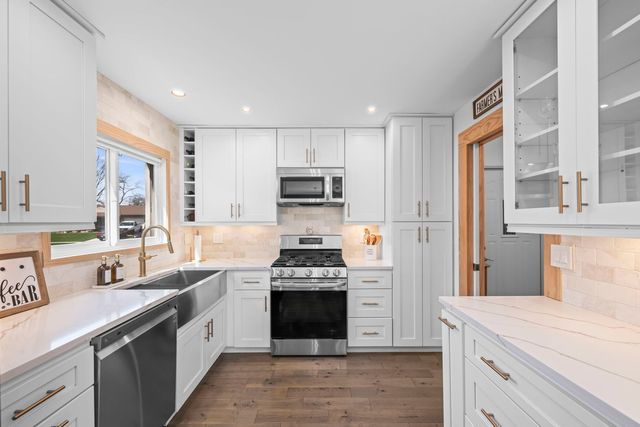 485 Lilac Lane, Elk Grove Village, IL 60007