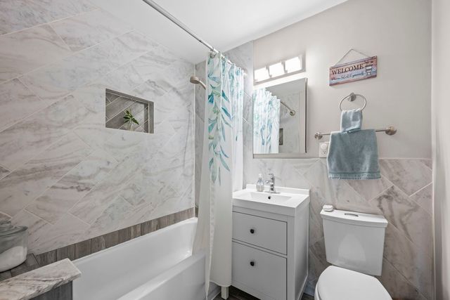 485 Lilac Lane, Elk Grove Village, IL 60007