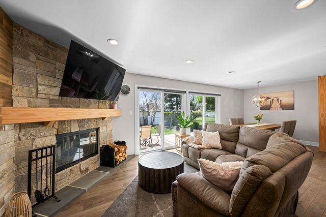 485 Lilac Lane, Elk Grove Village, IL 60007