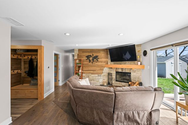 485 Lilac Lane, Elk Grove Village, IL 60007