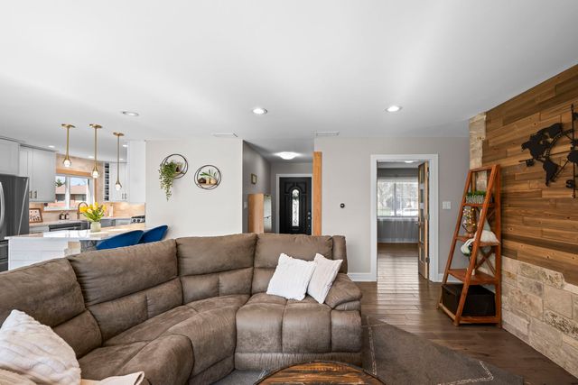 485 Lilac Lane, Elk Grove Village, IL 60007