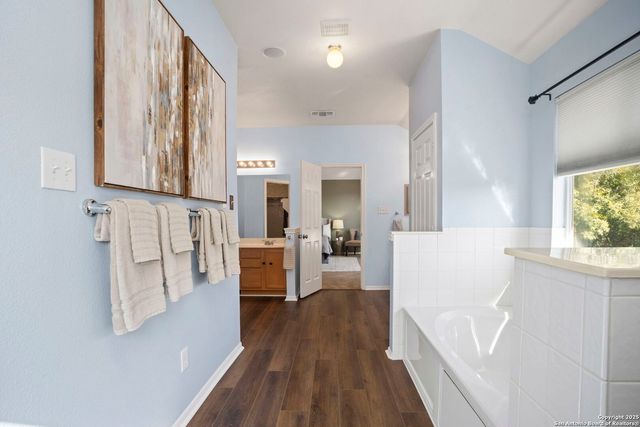 4454 Amandas Cv, San Antonio, TX 78247