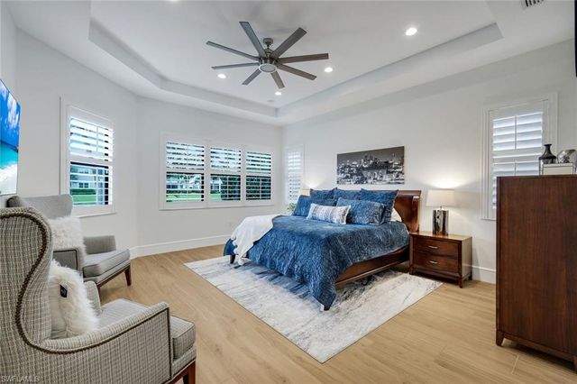 9458 Greenleigh CT, Naples, FL 34120