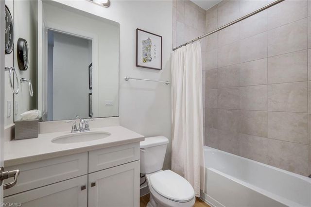 9458 Greenleigh CT, Naples, FL 34120