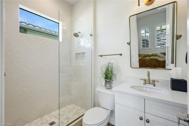 9458 Greenleigh CT, Naples, FL 34120