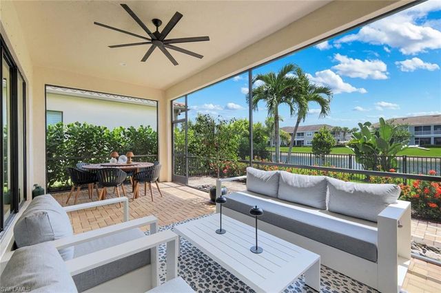 9458 Greenleigh CT, Naples, FL 34120