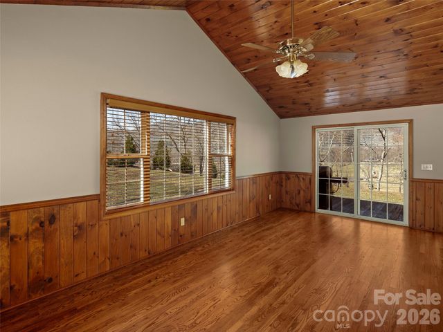 609 N Fork Road, Black Mountain, NC 28711