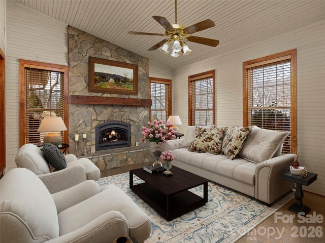 609 N Fork Road, Black Mountain, NC 28711