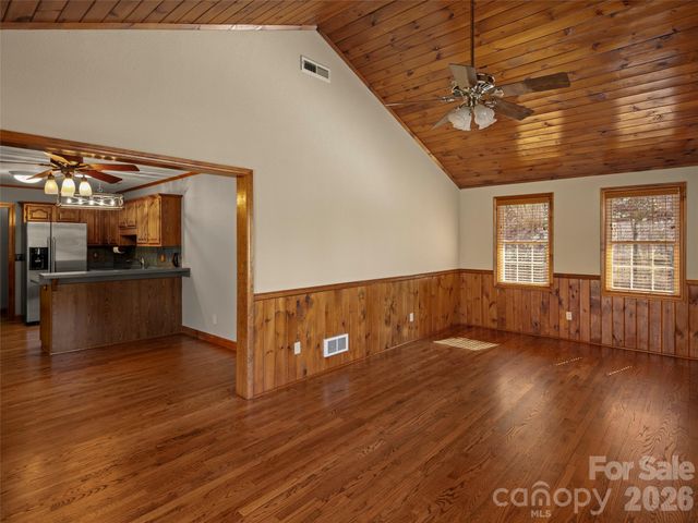 609 N Fork Road, Black Mountain, NC 28711