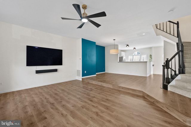 44894 POINT BAY TER, Ashburn, VA 20147