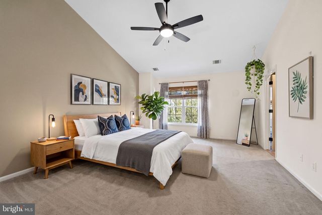 44894 POINT BAY TER, Ashburn, VA 20147