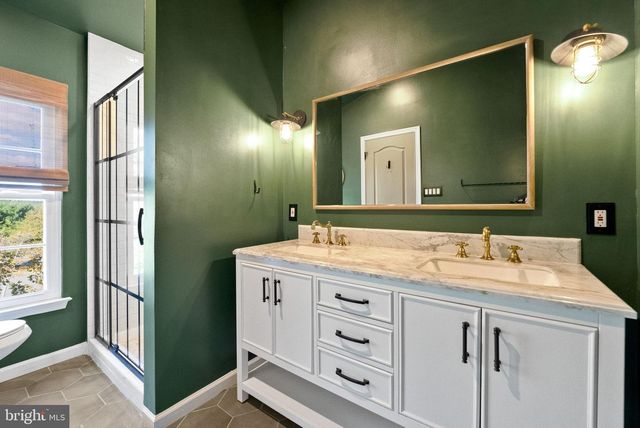 44894 POINT BAY TER, Ashburn, VA 20147