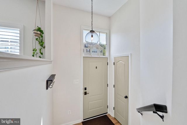 44894 POINT BAY TER, Ashburn, VA 20147