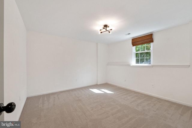 44894 POINT BAY TER, Ashburn, VA 20147