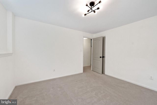 44894 POINT BAY TER, Ashburn, VA 20147
