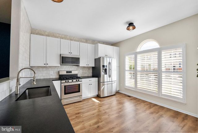 44894 POINT BAY TER, Ashburn, VA 20147