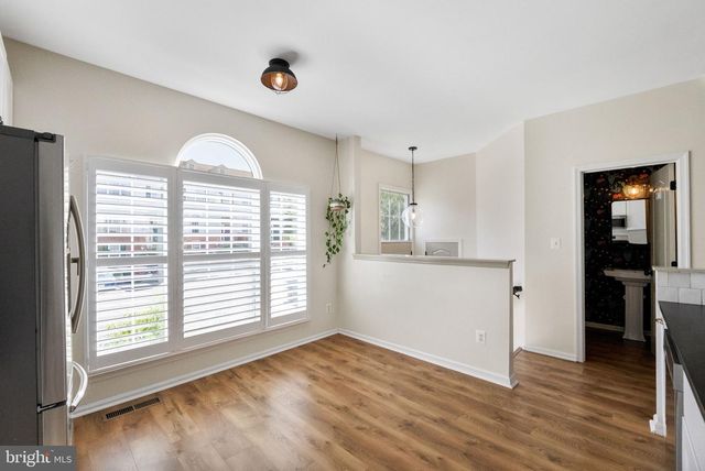 44894 POINT BAY TER, Ashburn, VA 20147