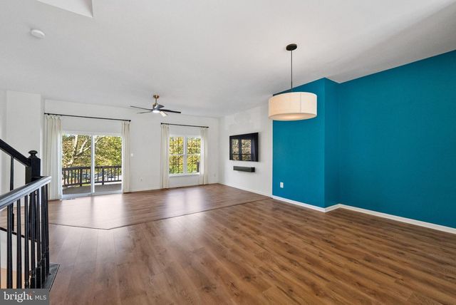 44894 POINT BAY TER, Ashburn, VA 20147