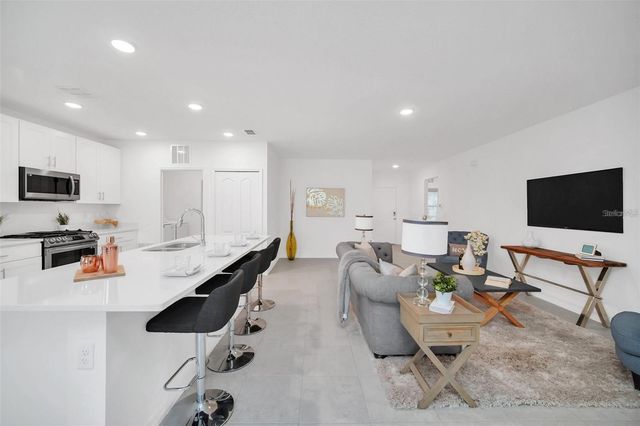 1154 OAK BLUFF DRIVE, Davenport, FL 33837