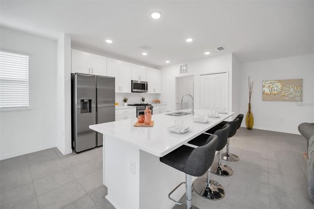 1154 OAK BLUFF DRIVE, Davenport, FL 33837