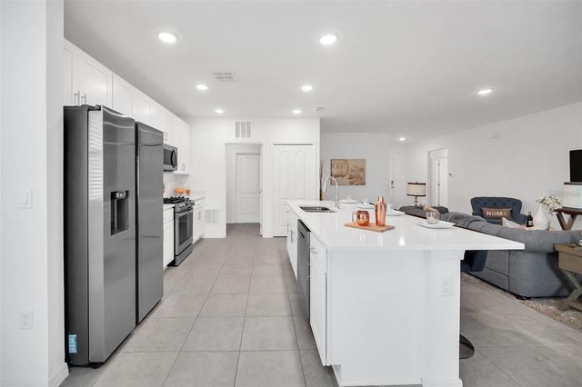 1154 OAK BLUFF DRIVE, Davenport, FL 33837