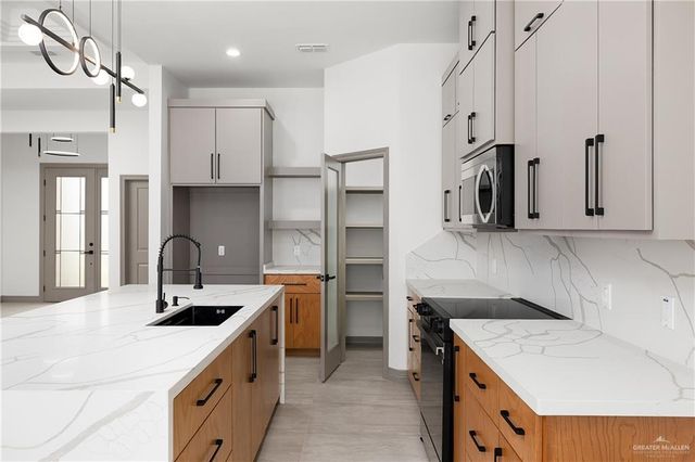3916 Zenker Avenue, Mcallen, TX 78504