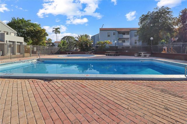 6095 W 18th Ave S219, Hialeah, FL 33012