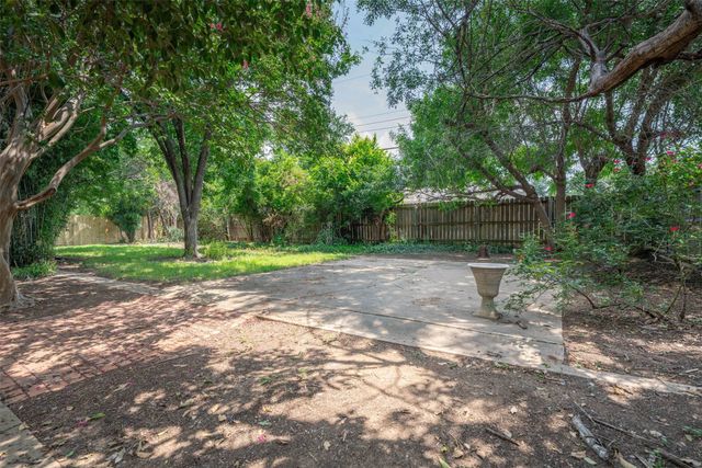 4609 Barwick Drive, Fort Worth, TX 76132