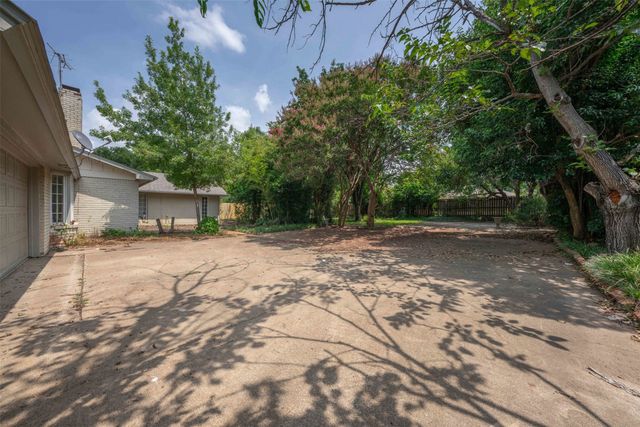 4609 Barwick Drive, Fort Worth, TX 76132