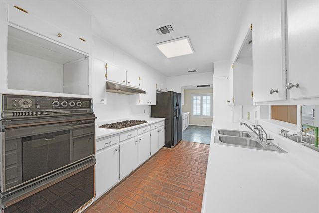 4609 Barwick Drive, Fort Worth, TX 76132