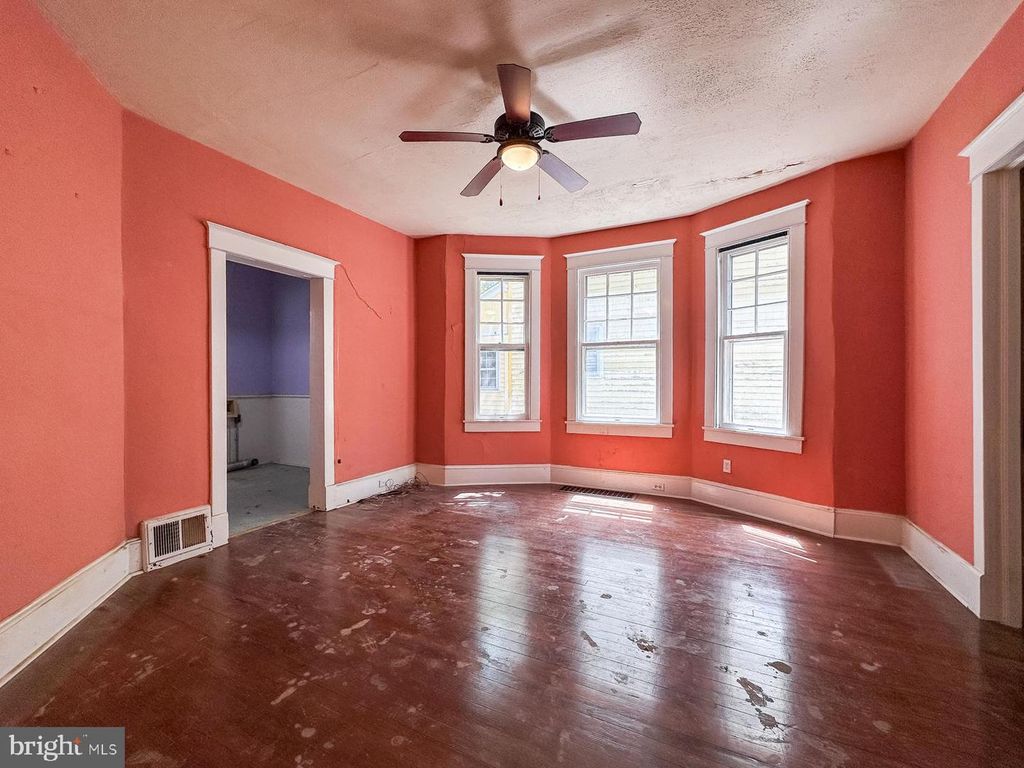 Image 3 of property listing at 505 POPLAR HILL AVE, Salisbury, MD 21801