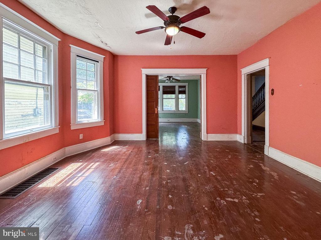 Image 5 of property listing at 505 POPLAR HILL AVE, Salisbury, MD 21801