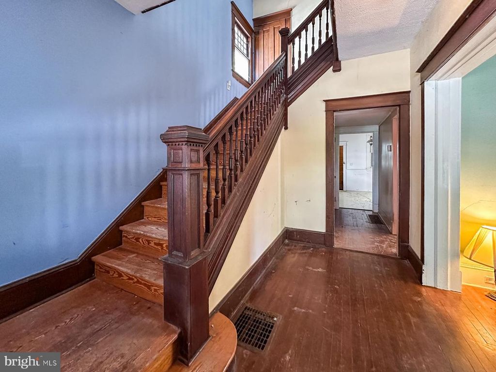 Image 6 of property listing at 505 POPLAR HILL AVE, Salisbury, MD 21801