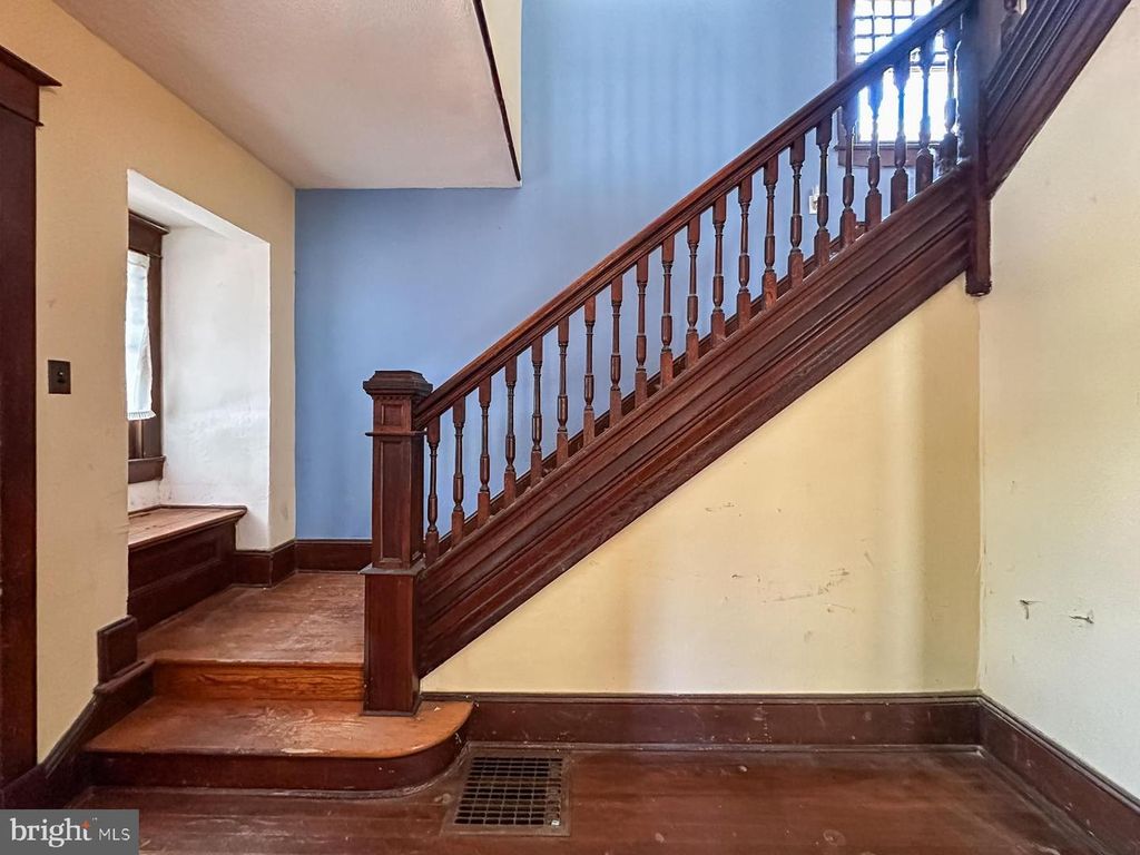 Image 7 of property listing at 505 POPLAR HILL AVE, Salisbury, MD 21801