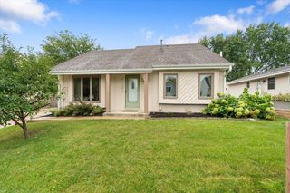 1906 Marliz DRIVE, Waukesha, WI 53189