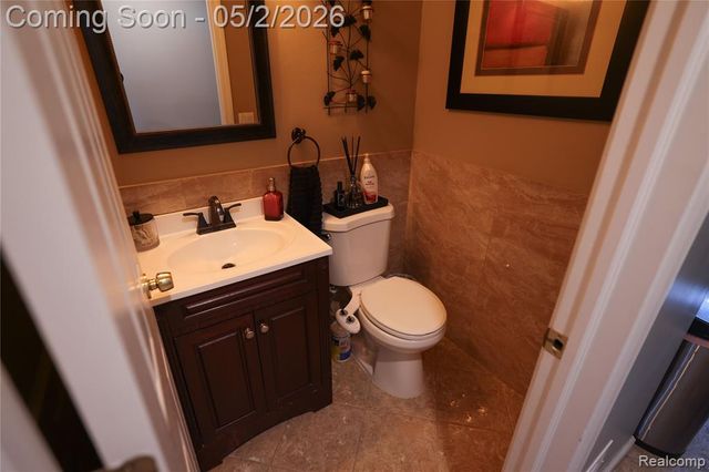 38684 Pinebrook Drive, Sterling Heights, MI 48310