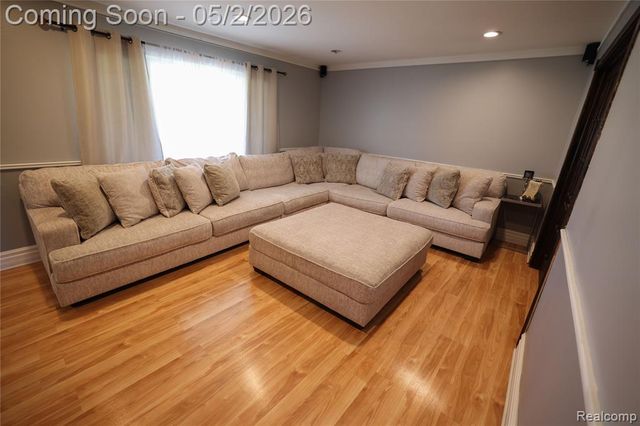 38684 Pinebrook Drive, Sterling Heights, MI 48310