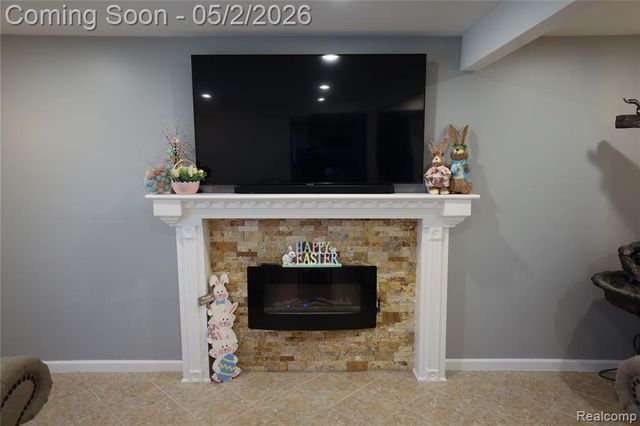 38684 Pinebrook Drive, Sterling Heights, MI 48310