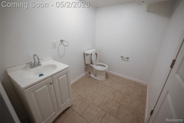 38684 Pinebrook Drive, Sterling Heights, MI 48310